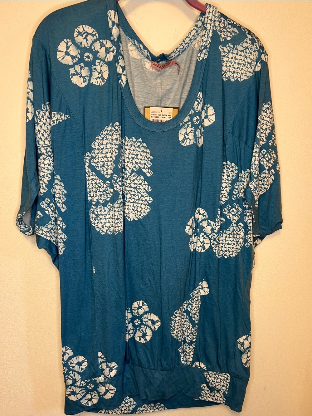 Juicy Couture Soft Pima Cotten Batik Teal Scoop Neck Top